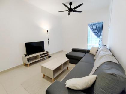 NEW! Cozy 4BR Condo nr Eco Cheras  8Pax ???? - image 1