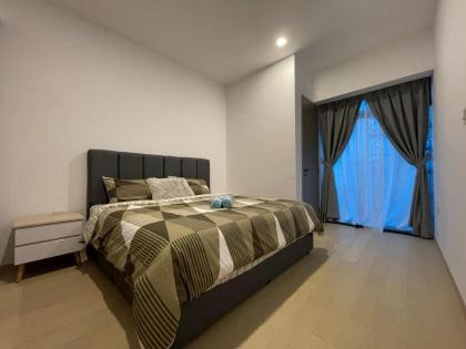 Eaton 2BR w/ Rooftop Infinity Pool 2 min to MRT - image 12