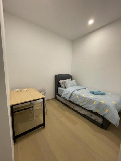 Eaton 2BR w/ Rooftop Infinity Pool 2 min to MRT - image 16