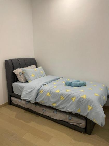 Eaton 2BR w/ Rooftop Infinity Pool 2 min to MRT - image 20