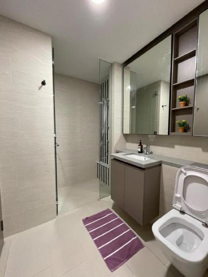 KL Marina Bay Sands Rooftop Pool  2 BR for 6-8pax - image 8