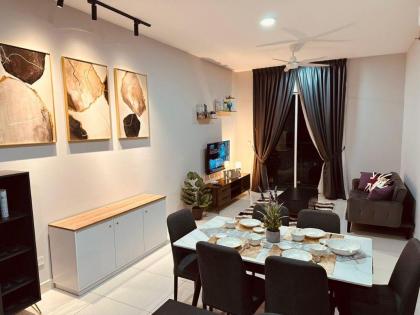 Mont Kiara 3 Room Balcony Free WIFI & Car Park - image 21