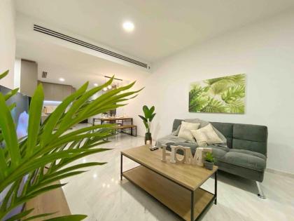 Amazing 6pax Eaton residences KLCC  Conlay station - image 24