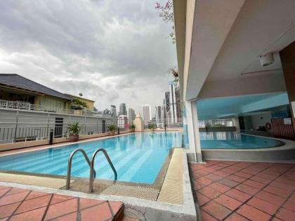 Stylish Studio 5m to KLCC l Netflix & Fast WiFI - image 5