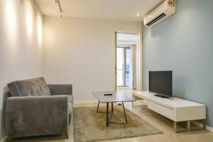 Modern 1BR Near Pavillion  Netflix & Fast Wi-Fi - image 17