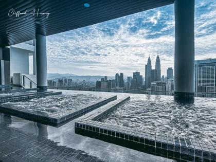 Pool View Klcc TRX Merdeka 118 near Monorail 3701B - image 26