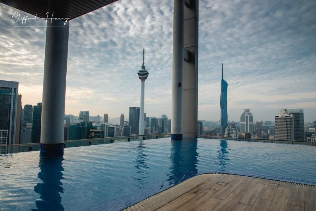 Pool View Klcc TRX Merdeka 118 near Monorail 3701B - image 6