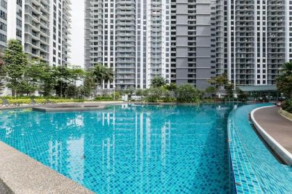 Family-friendly APT 3BR Above Mall-PoolGym MITEC - image 3