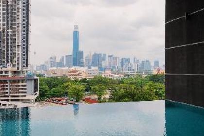 Lavile Infinity Pool | Walk to Sunway Velocity MRT - image 18