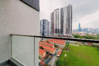 Lavile Infinity Pool | Walk to Sunway Velocity MRT - image 9