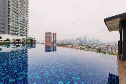 Balcony w Infinity Pool Linked LRT KLCCView| Mall - image 19