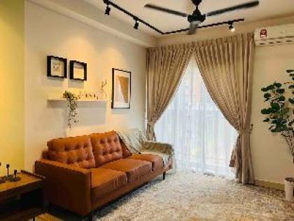 NEW! Chic Cosy @ Sepang/ KLIA/ KLIA2 for 5-7 Pax