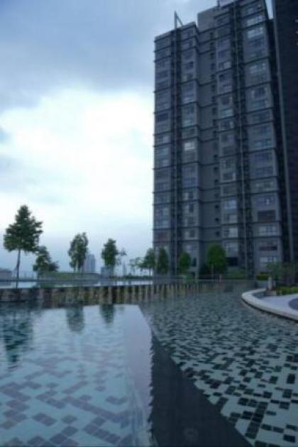 HP208|2bedroom-Cyberjaya-Netflix-Wifi-Parking-Pool - image 14