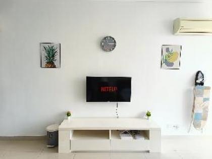 Studio D/1-4Pax/Netflix/Wi-Fi/2minsLRT/YSW Homes - image 4