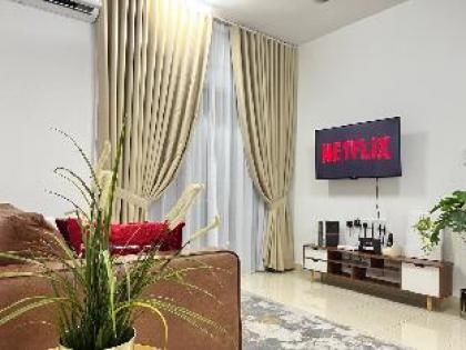 Alanis Suite with NETFLIX @ KLIA Airport Kuala Lumpur