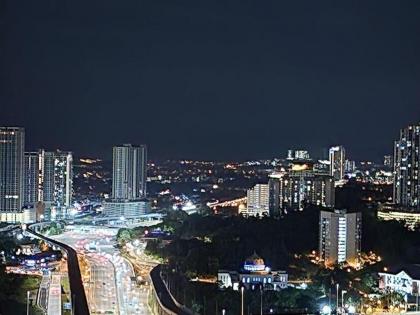 Relax cozy & MRT link: 3R3B Apartment Cheras - image 21