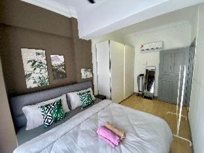 Cosy 2 Bedder Near KLCC I 500mbps Wi-Fi I Smart TV - image 14