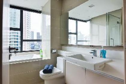 A Lux & Modern High-Floor 3BR Apt @ Bukit Bintang - image 10