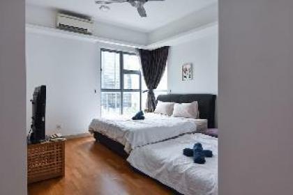 A Lux & Modern High-Floor 3BR Apt @ Bukit Bintang - image 8