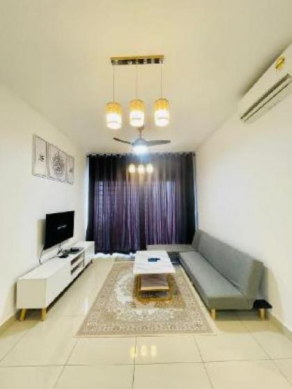 New Luxury Condo (4) with Pool @ Bangi - image 1