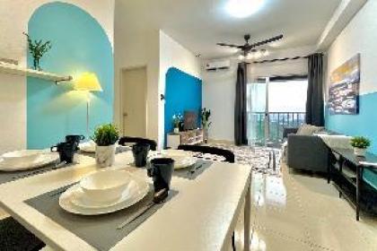 Designer Deluxe Suite 3BR @KLIA - image 5