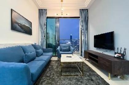 Apt 3BR w/ KLCC View & Water Park - image 1