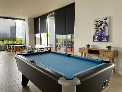 KL Spacious Cozy Unit with Infinity Swimming Pool - image 14