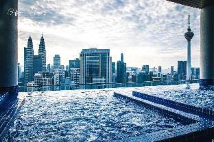 Best Pool View KLCC TRX Merdeka 118 mororial 3701A - image 11