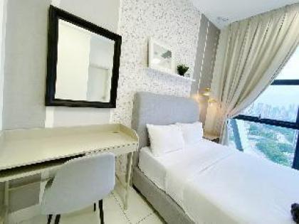 Modern Stlye 2BR Suite@Arte Mont Kiara @near Mitec - image 10