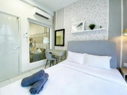 Modern Stlye 2BR Suite@Arte Mont Kiara @near Mitec - image 3