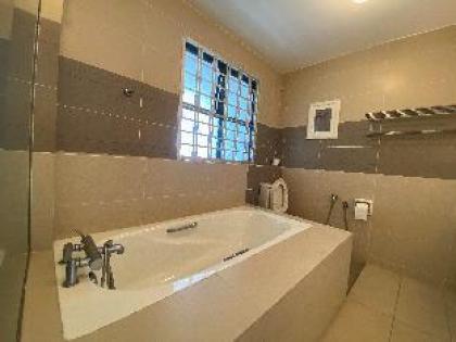 Setiawalk Unique Imperial-Style Puchong 16pax Kuala Lumpur 