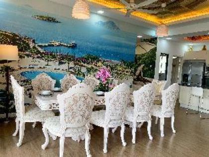 Setiawalk Unique Imperial-Style Puchong 16pax - image 14