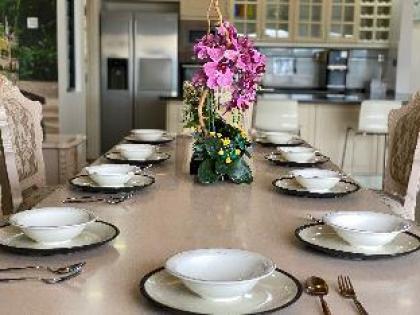 Setiawalk Unique Imperial-Style Puchong 16pax - image 2