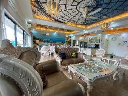 Setiawalk Unique Imperial-Style Puchong 16pax - image 6