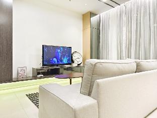 ArcorisSoho ModernSuite LongStay TravelWorkSpace - image 5