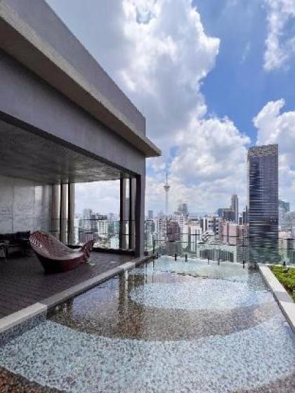 Comfy Studio w/ Infinity Pool View | Bukit Bintang - image 19