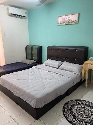 KLIA Langat Homestay | Free wifi | Netflix|7-8 pax - image 5