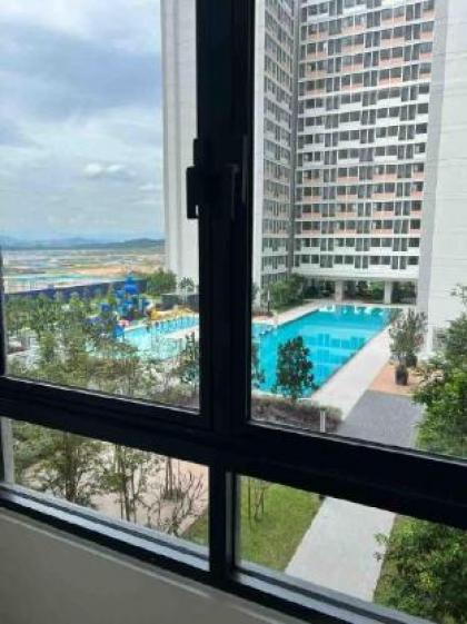 KLIA Studio Suite FREE wifi | Netflix | Pool - image 12