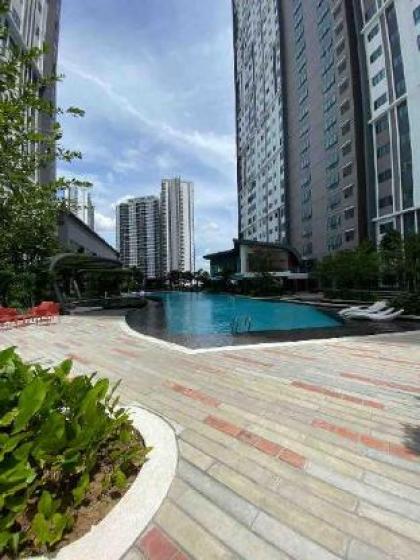 Cozy Deluxe Room Near KLCC (Sharing Unit) - image 17