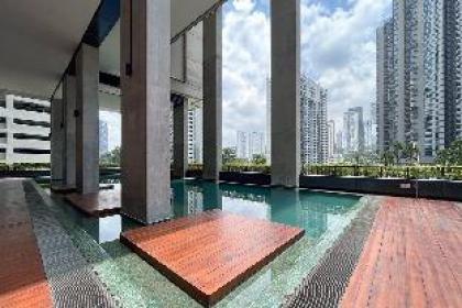 A Comfy 1BR Apt Arcoris Mont Kiara KL - image 5