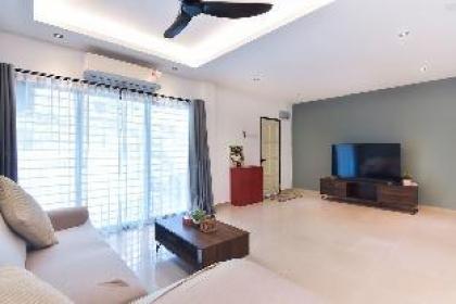 A Comfy 3BR Home Near MRT Sunway Medical Centre