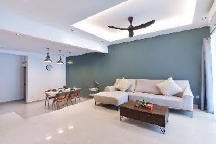 A Comfy 3BR Home Near MRT Sunway Medical Centre - image 2