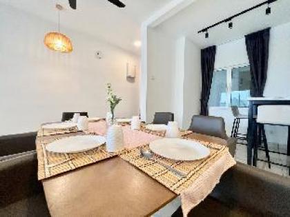 O1 Pavilion 1-10Pax Bukit Jalil 3Room 5Bed TV&WIFI - image 6