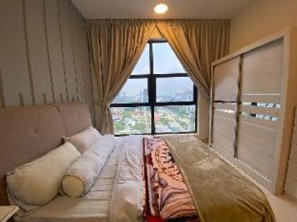 Enticing 1BR Suite@ Arte Mont Kiara - image 12