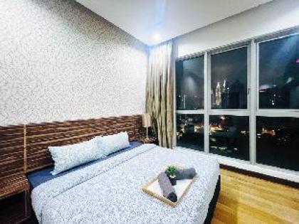 Delightful Studio Room W/KLCC VIEW @RegaliaSuites - image 12