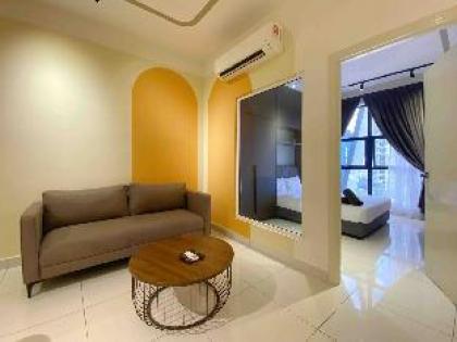 Beautiful And Aesthetic 1BR Suite@Arte MontKiara - image 1