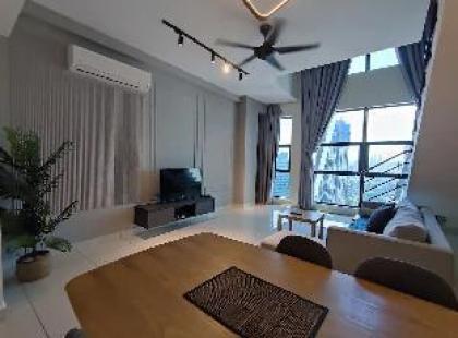 Duplex Unit 2BR High-Class & Cozy @Arte Mont Kiara - image 1