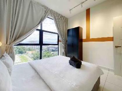 Splendid 1BR Suite @ Arte Mont Kiara@MITEC - image 4