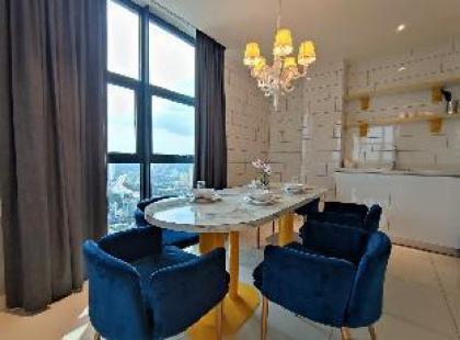 Penthouse Unit 4BR with Bathtub@Arte Mont Kiara - image 2