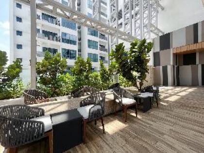 Stunning and Amazing 1BR Loft @Colony@Infinitum - image 11